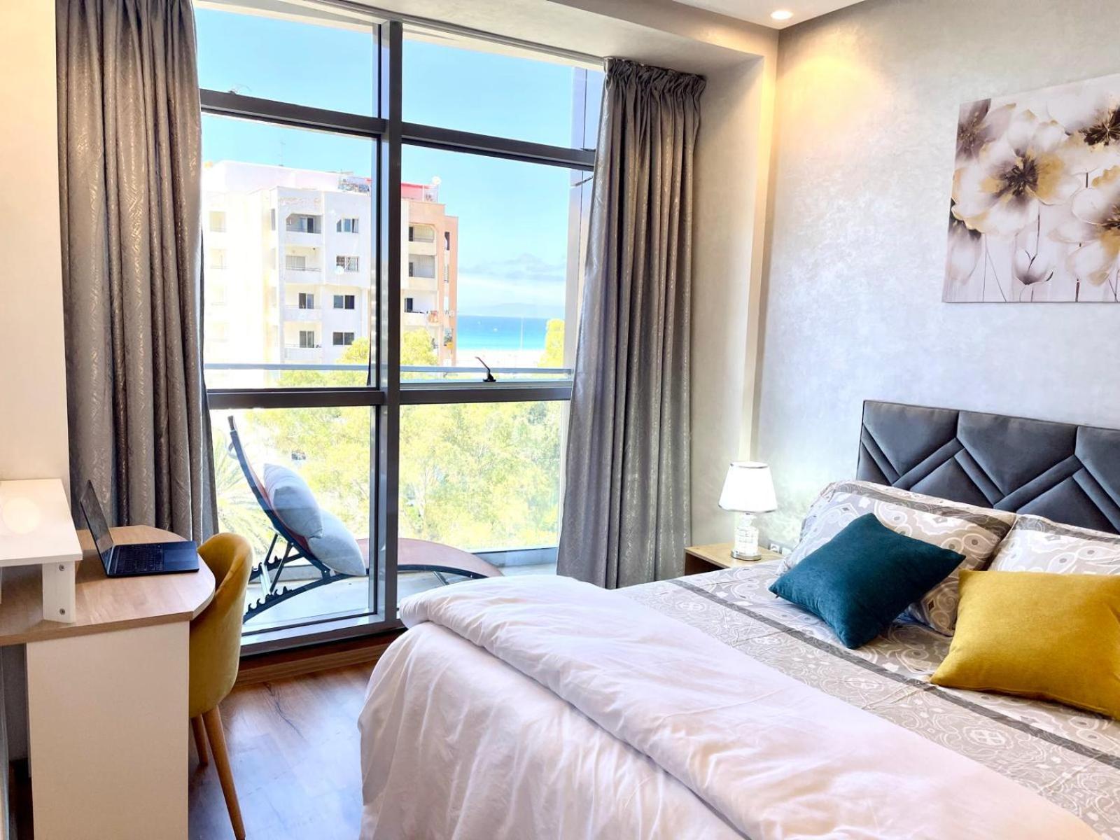 Modern Elegance With Sea Views In Central Tangier - Steps To Beach, Train And Attractions! ภายนอก รูปภาพ