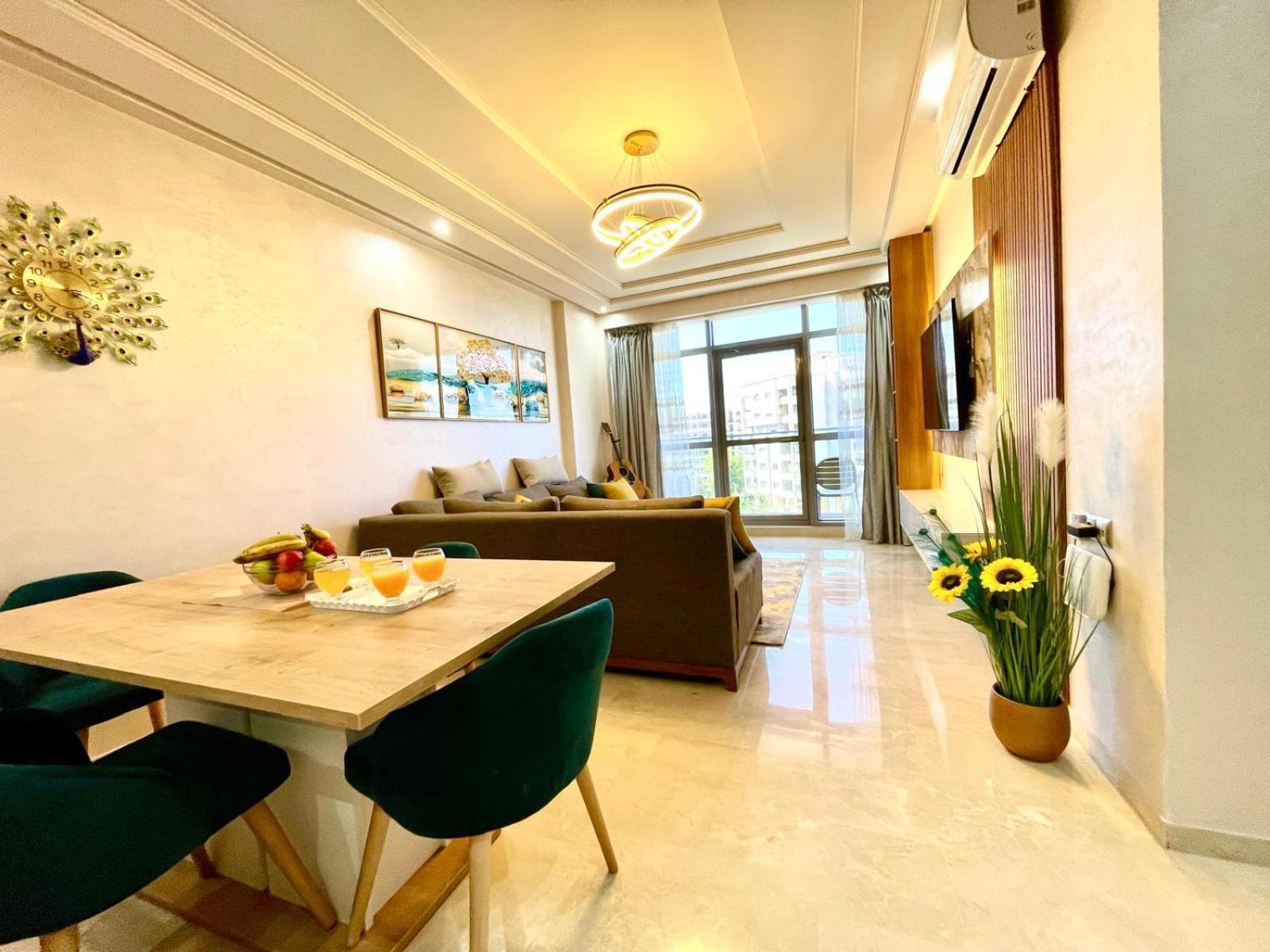 Modern Elegance With Sea Views In Central Tangier - Steps To Beach, Train And Attractions! ภายนอก รูปภาพ
