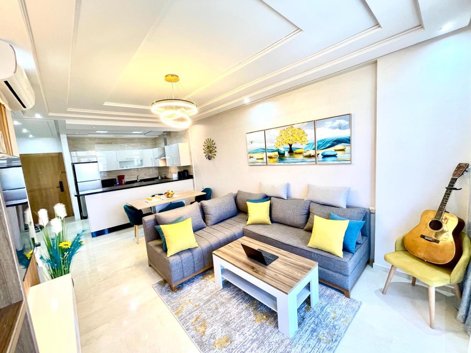 Modern Elegance With Sea Views In Central Tangier - Steps To Beach, Train And Attractions! ภายนอก รูปภาพ