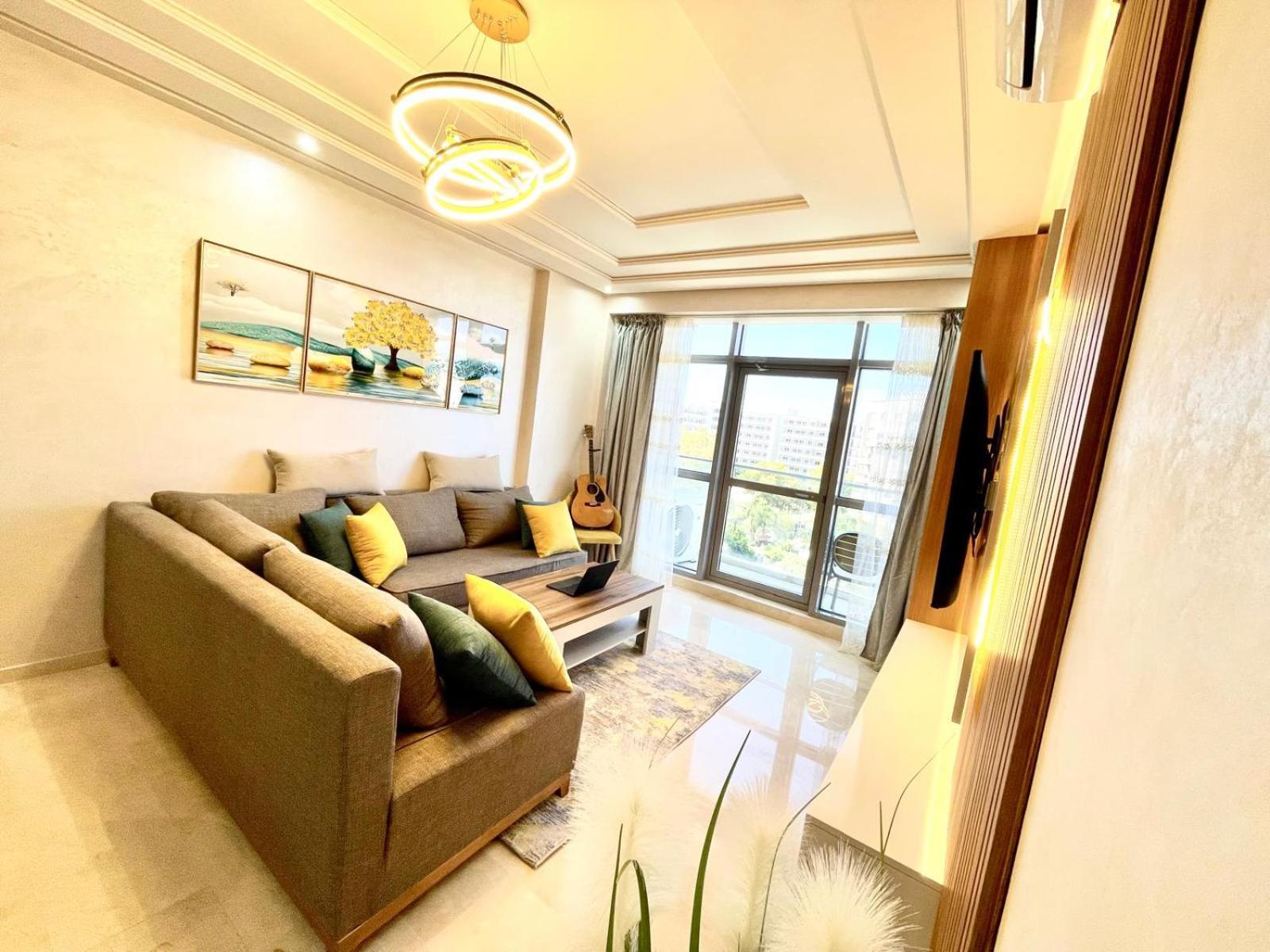 Modern Elegance With Sea Views In Central Tangier - Steps To Beach, Train And Attractions! ภายนอก รูปภาพ